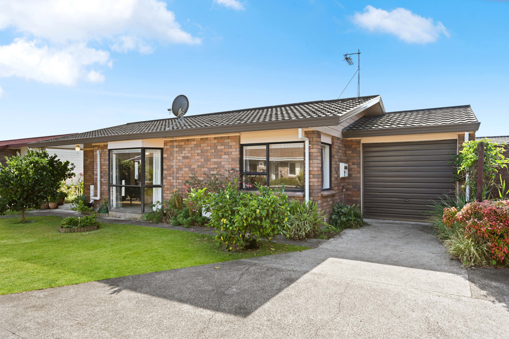 14D Enderley Avenue