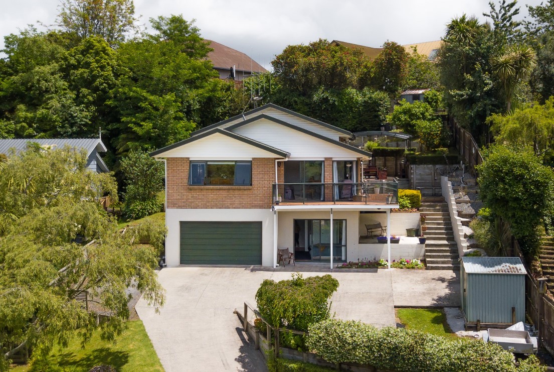 18 Phoenix Place